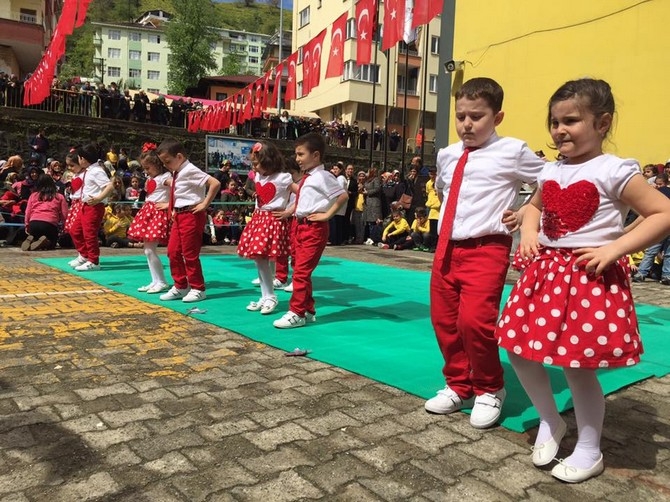 Rize'de 23 Nisan Etkinlikleri Okullarda Devam Ediyor 7