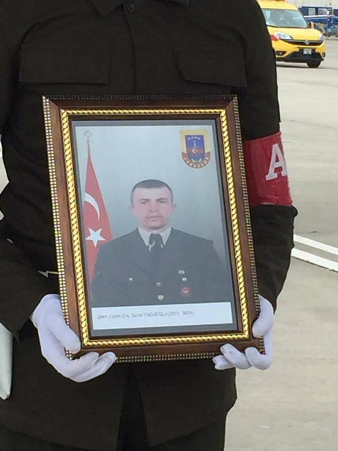 Rizeli Şehit Soner Fazlıoğlu'nun Cenazesi Trabzon'a Getirildi 14