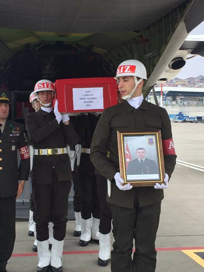 Rizeli Şehit Soner Fazlıoğlu'nun Cenazesi Trabzon'a Getirildi 15