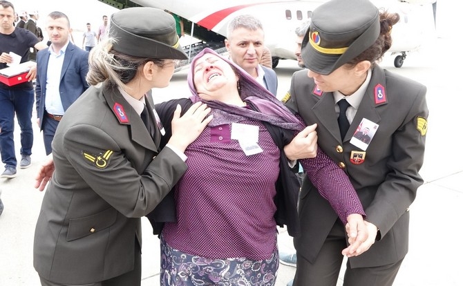 Rizeli Şehit Soner Fazlıoğlu'nun Cenazesi Trabzon'a Getirildi 2