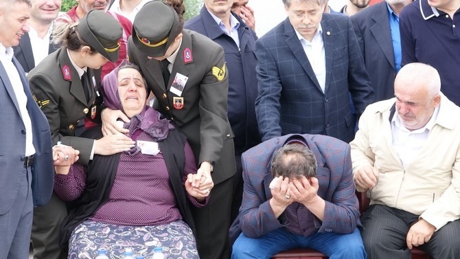 Rizeli Şehit Soner Fazlıoğlu'nun Cenazesi Trabzon'a Getirildi 5