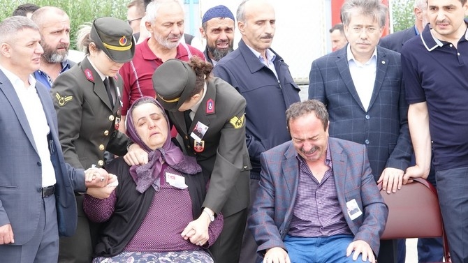 Rizeli Şehit Soner Fazlıoğlu'nun Cenazesi Trabzon'a Getirildi 6