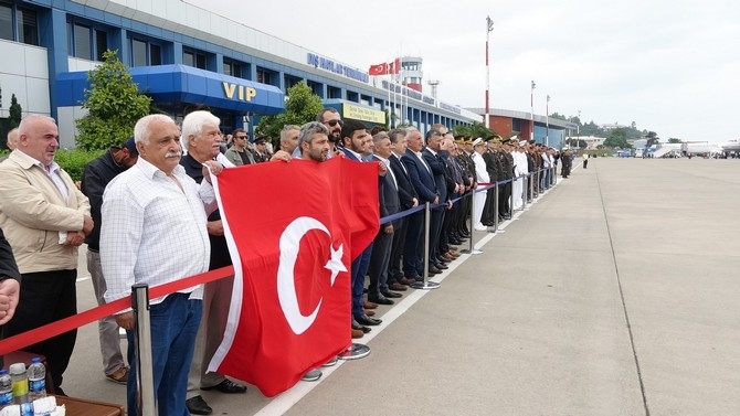 Rizeli Şehit Soner Fazlıoğlu'nun Cenazesi Trabzon'a Getirildi 8