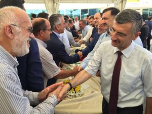 Rize Sahildeki Çadırda Bayramlaştı