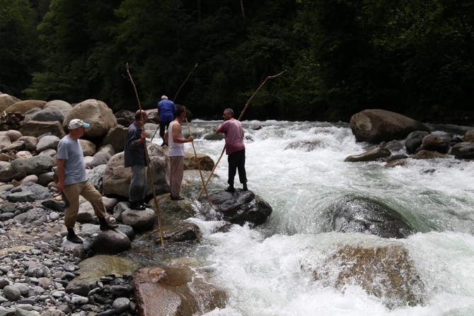 Rize, Nehir için seferber oldu 3