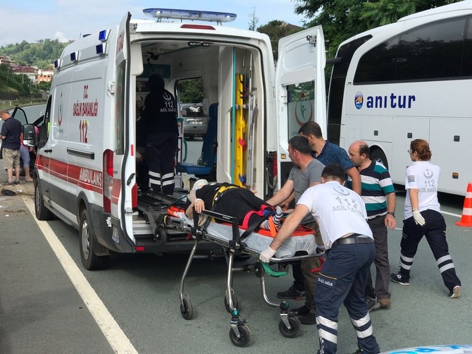 Rize’de Trafik Kazası 4 Yaralı 25