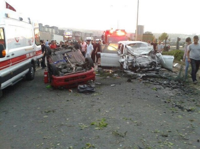 Trabzon'da zincirleme trafik kazası: 3 ölü, 8 yaralı 7