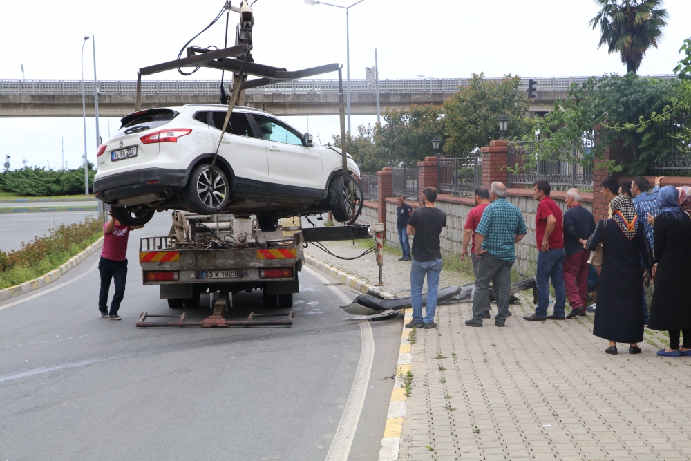 Rize'de Trafik Kazası 3 Yaralı 9