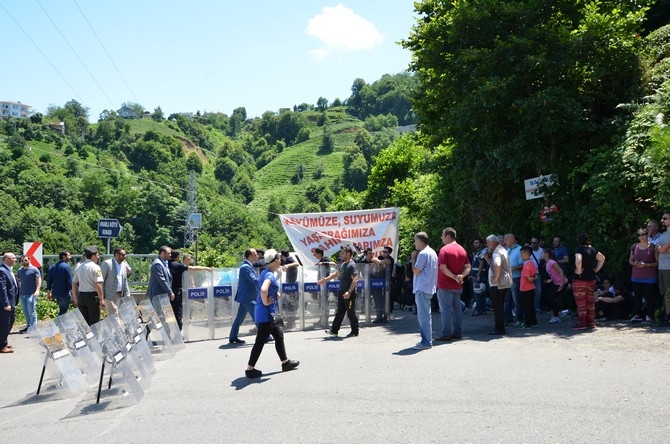 Rize havalimanı dolgu çalışmaları jandarma ve polis eşliğinde başladı 1