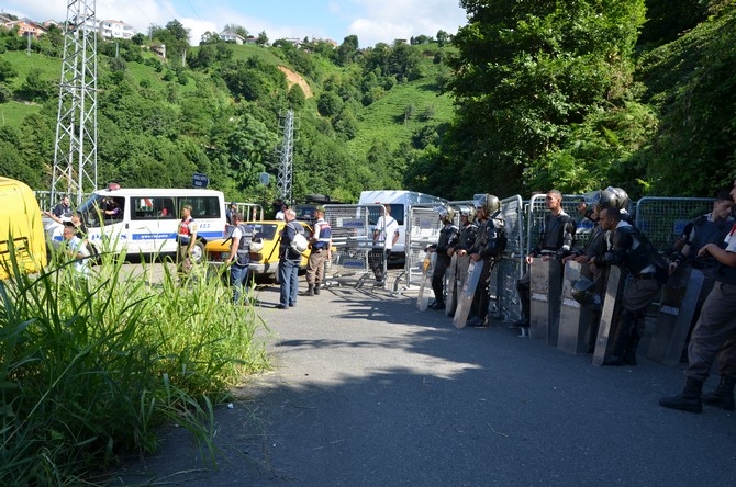 Rize havalimanı dolgu çalışmaları jandarma ve polis eşliğinde başladı 7