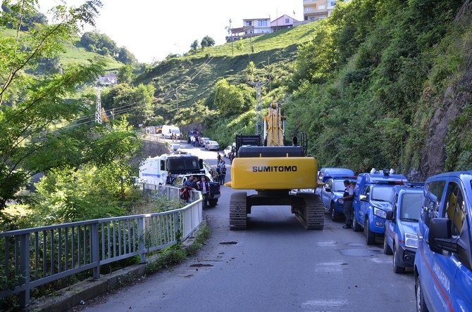 Rize havalimanı dolgu çalışmaları jandarma ve polis eşliğinde başladı 8