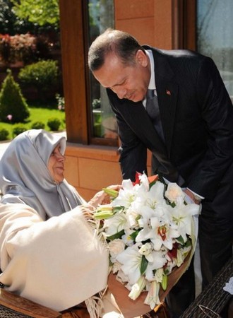 Başbakan ve Annesi Tenzile Erdoğan 12