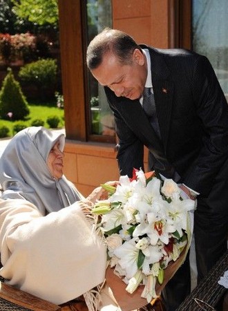Başbakan ve Annesi Tenzile Erdoğan 21