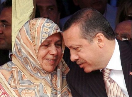 Başbakan ve Annesi Tenzile Erdoğan 31