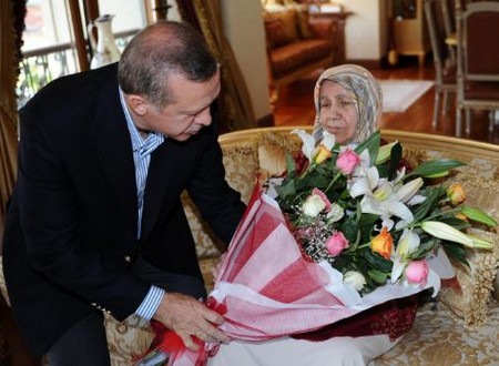 Başbakan ve Annesi Tenzile Erdoğan 7
