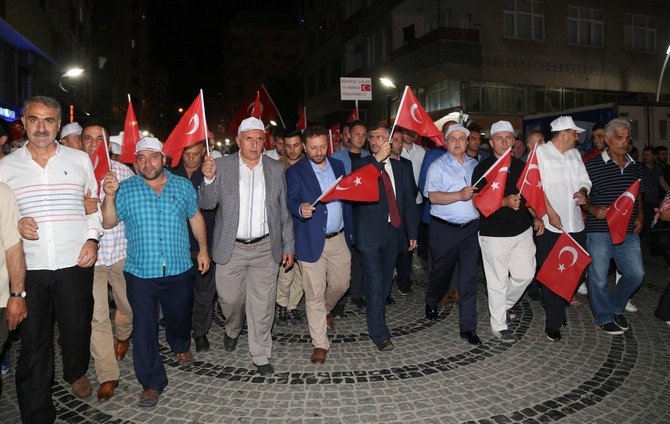 Rize'de 15 Temmuz Demokrasi Yürüyüşü düzenlendi 1