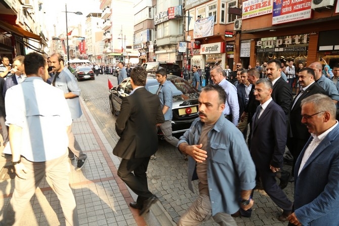 Erdoğan, Ak Parti Rize İl Başkanlığını Ziyaret Etti 16