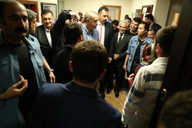 Erdoğan, Ak Parti Rize İl Başkanlığını Ziyaret Etti 20