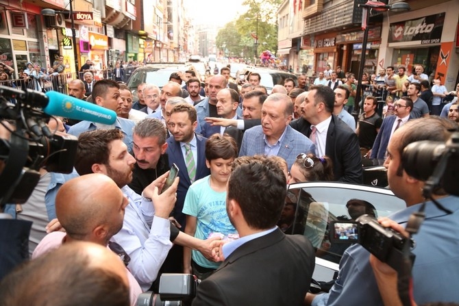 Erdoğan, Ak Parti Rize İl Başkanlığını Ziyaret Etti 25