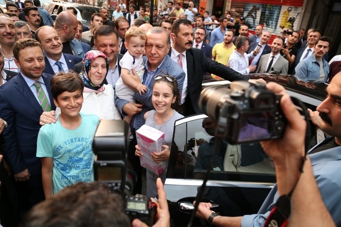 Erdoğan, Ak Parti Rize İl Başkanlığını Ziyaret Etti 26
