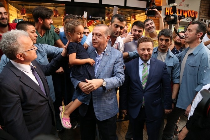 Erdoğan, Ak Parti Rize İl Başkanlığını Ziyaret Etti 27