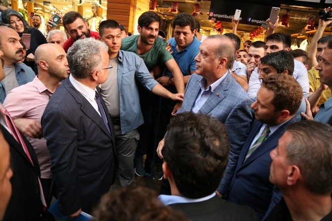 Erdoğan, Ak Parti Rize İl Başkanlığını Ziyaret Etti 29