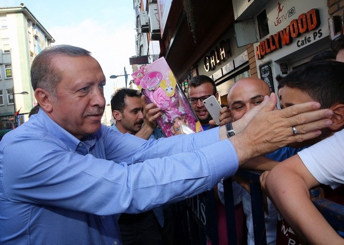 Erdoğan, Ak Parti Rize İl Başkanlığını Ziyaret Etti 3