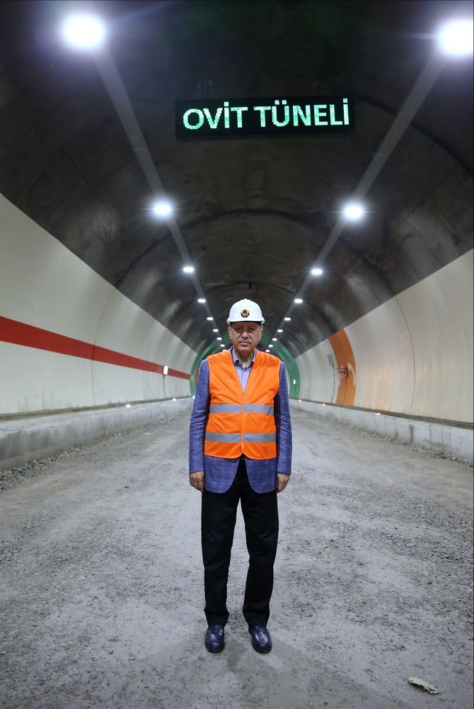 Cumhurbaşkanı Erdoğan Ovit Tüneli'nde İncelemelerde Bulundu 10