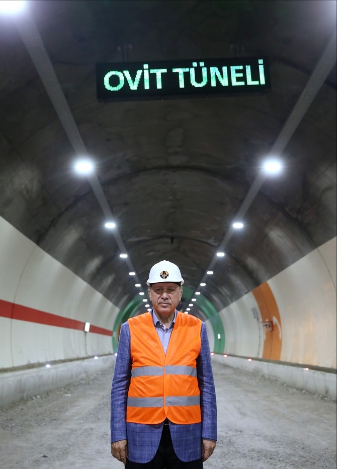 Cumhurbaşkanı Erdoğan Ovit Tüneli'nde İncelemelerde Bulundu 11