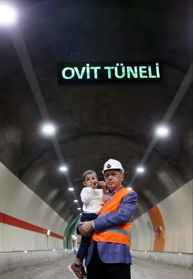 Cumhurbaşkanı Erdoğan Ovit Tüneli'nde İncelemelerde Bulundu 12