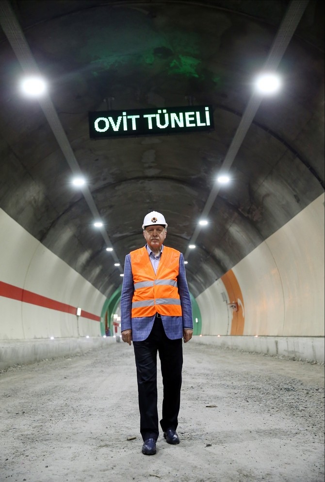 Cumhurbaşkanı Erdoğan Ovit Tüneli'nde İncelemelerde Bulundu 15