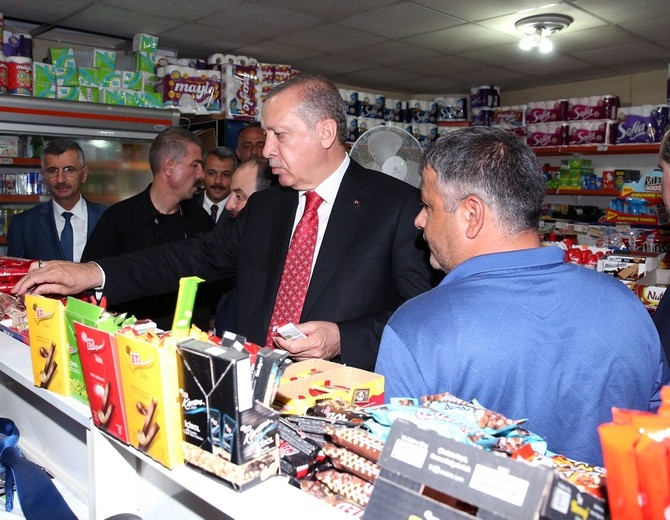 Cumhurbaşkanı Erdoğan Rize'de markete girdi, alışveriş yaptı 2