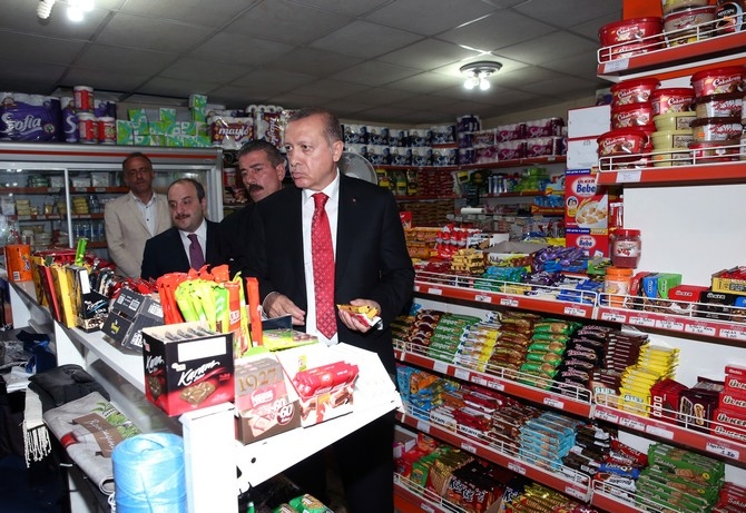 Cumhurbaşkanı Erdoğan Rize'de markete girdi, alışveriş yaptı 4