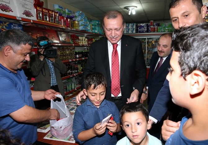 Cumhurbaşkanı Erdoğan Rize'de markete girdi, alışveriş yaptı 5