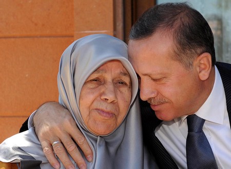 Erdoğan Annesini Böyle Uğurladı 101