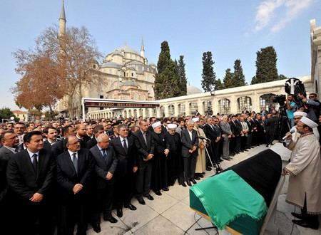 Erdoğan Annesini Böyle Uğurladı 153