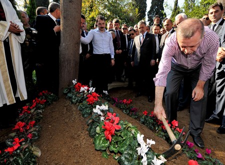 Erdoğan Annesini Böyle Uğurladı 155