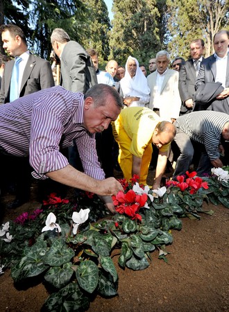 Erdoğan Annesini Böyle Uğurladı 157