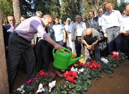 Erdoğan Annesini Böyle Uğurladı 158