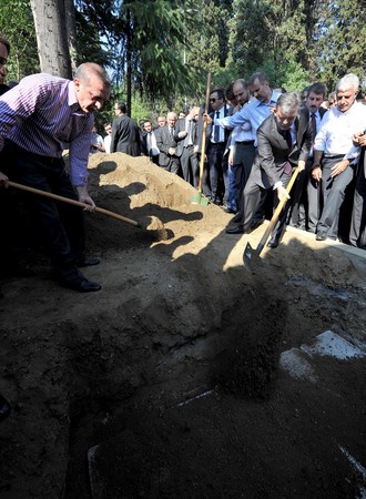 Erdoğan Annesini Böyle Uğurladı 161