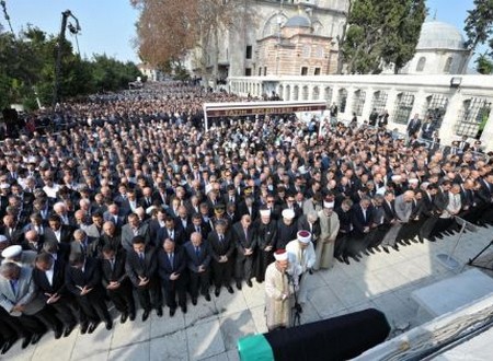 Erdoğan Annesini Böyle Uğurladı 26