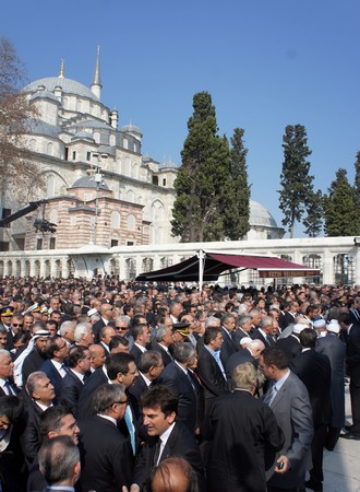 Erdoğan Annesini Böyle Uğurladı 90