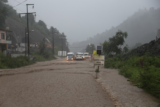 Rize'de şiddetli yağış 4