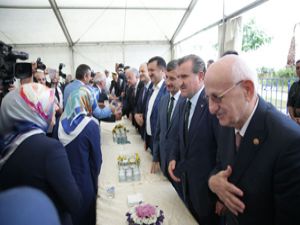 TBMM Başkanı Kahraman Ve Bakan Bak, Rize’de Bayramlaşma Törenine Katıldı