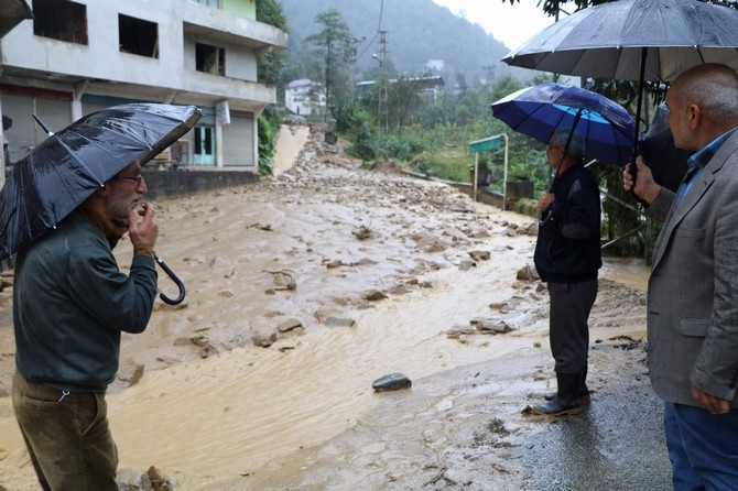 Şiddetli Yağmur Rize'yi Esir Aldı. Onlarca Ev Boşaltıldı 19