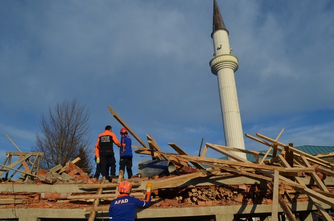 Trabzon'da cami lojmanı inşaatı çöktü: 1 ölü, 7 yaralı 1