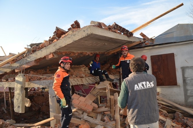 Trabzon'da cami lojmanı inşaatı çöktü: 1 ölü, 7 yaralı 10