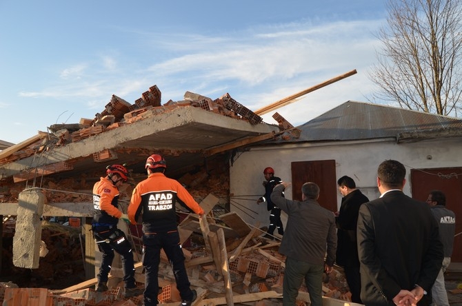 Trabzon'da cami lojmanı inşaatı çöktü: 1 ölü, 7 yaralı 3