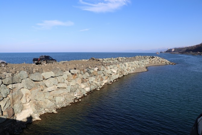 Rize Havalimanı deniz dolgusuna 3 ayda 5 milyon ton taş kullanıldı 3