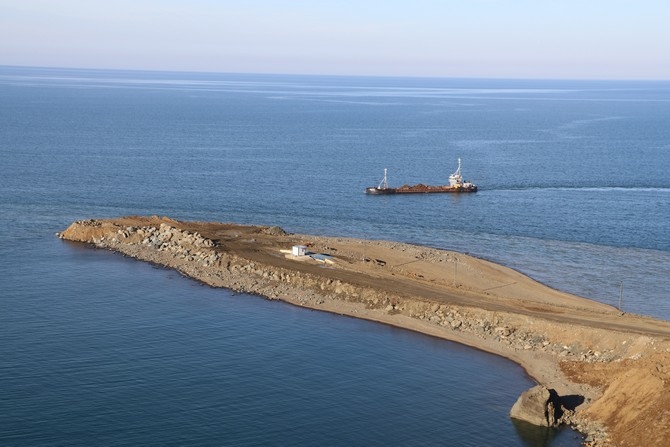 Rize Havalimanı deniz dolgusuna 3 ayda 5 milyon ton taş kullanıldı 6